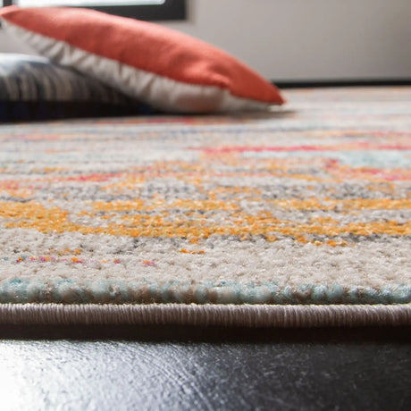 Safavieh Madison 4'-0" x 6'-0" Rug in Ivory / Multi