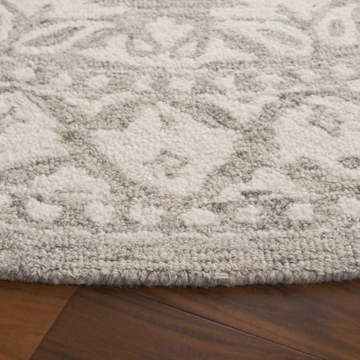 Safavieh Ebony 6'-0" x 6'-0" Rug in Grey / Ivory