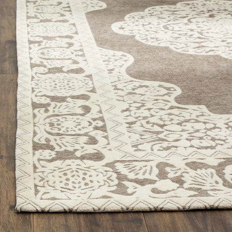 Safavieh Marbella 5'-0" x 8'-0" Rug in Light Grey / Ivory