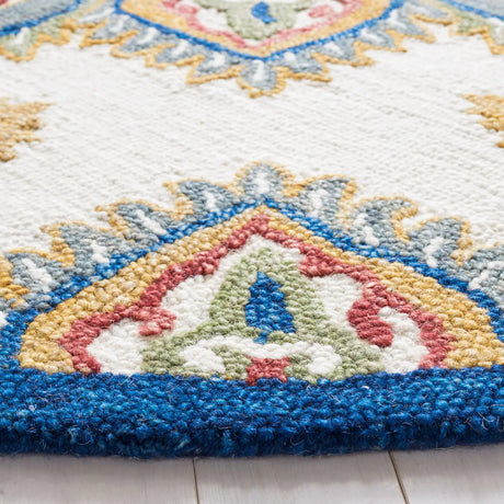 Safavieh Blossom 6'-0" x 6'-0" Rug in Ivory / Green
