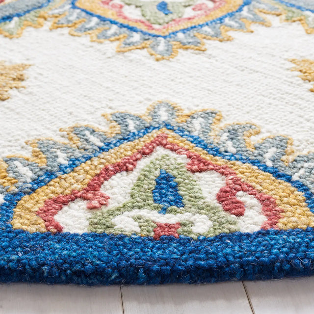 Safavieh Blossom 6'-0" x 6'-0" Rug in Ivory / Green