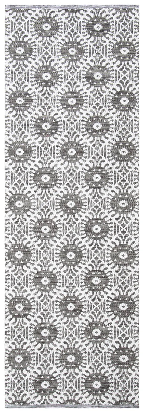 Safavieh Montauk 2'-3" x 7'-0" Rug in Charcoal / Ivory