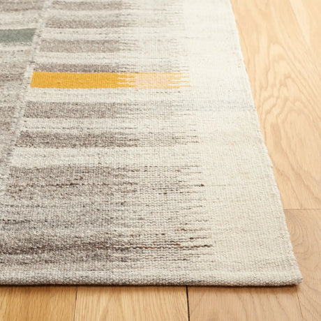 Safavieh Kilim 4'-0" x 6'-0" Rug in Ivory / Grey