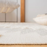 Safavieh Kenya 8'-0" x 10'-0" Rug in Grey / Ivory