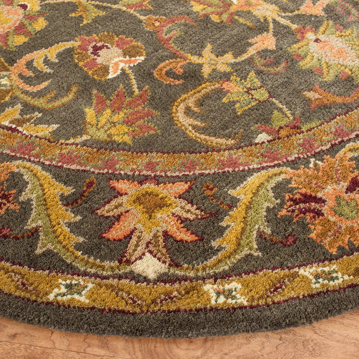 Safavieh Antiquity 6'-0" x 6'-0" Rug in Green / Gold