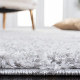 Safavieh August Shag 500 4'-0" x 6'-0" Rug in Light Grey