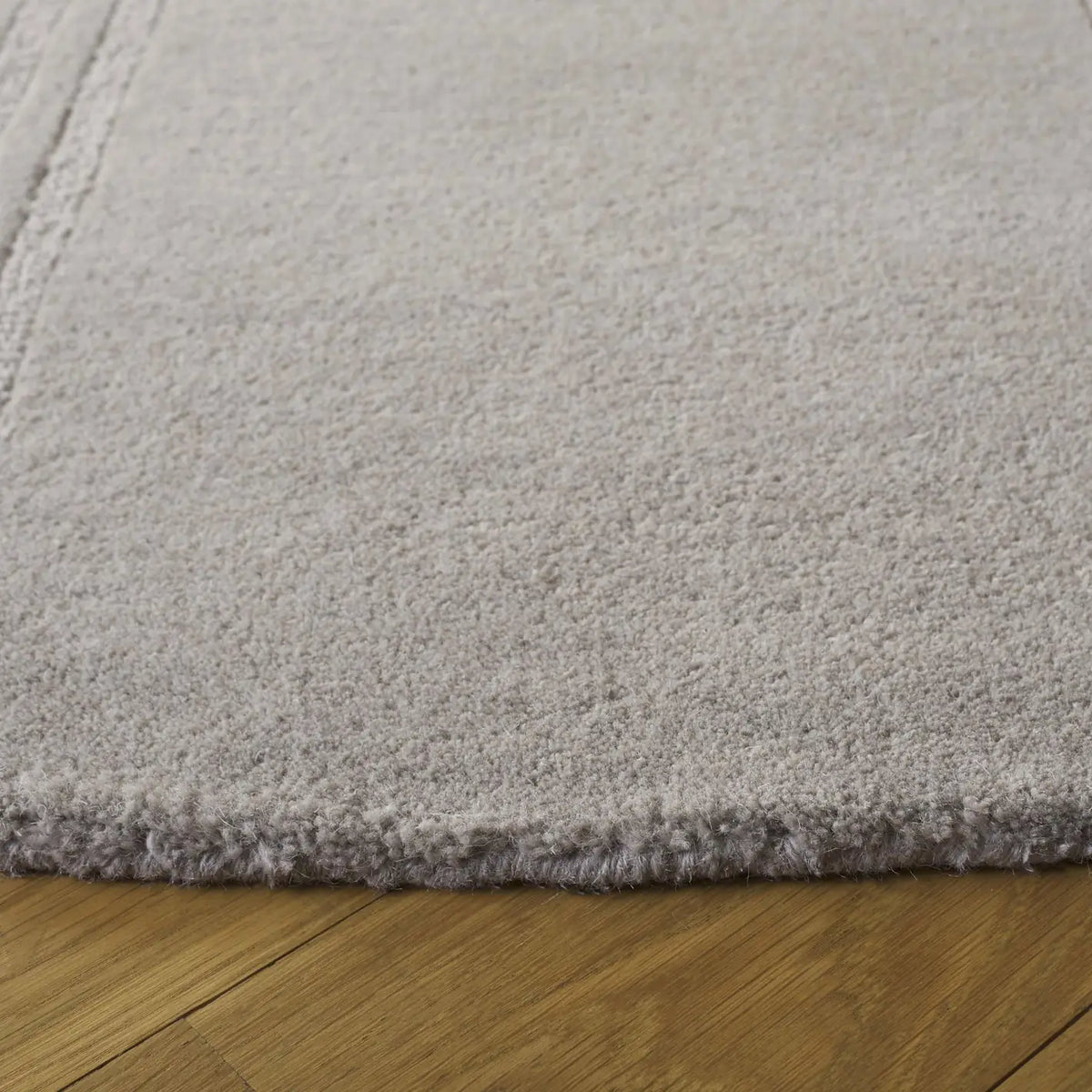 Safavieh Fifth Avenue 6'-0" x 6'-0" Rug in Grey