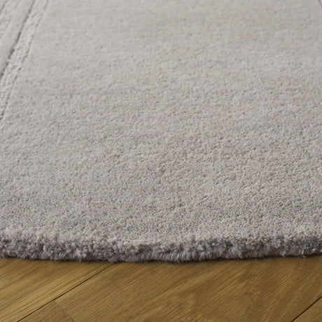 Safavieh Fifth Avenue 6'-0" x 6'-0" Rug in Grey