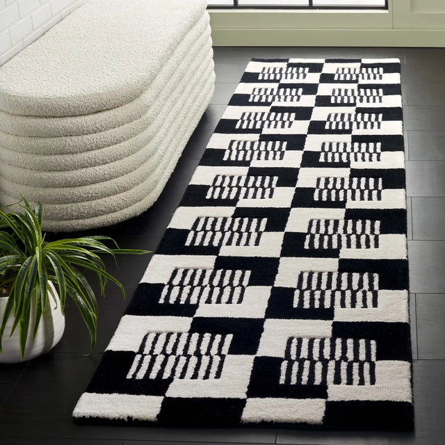 Safavieh Metro 2'-3" x 9'-0" Rug in Black / Ivory