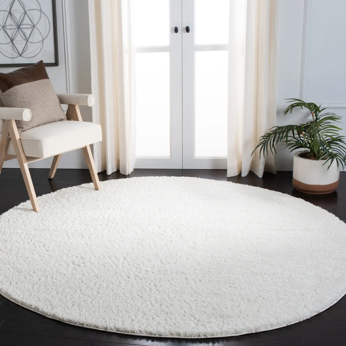 Safavieh August Shag 500 6'-7" x 6'-7" Rug in Ivory