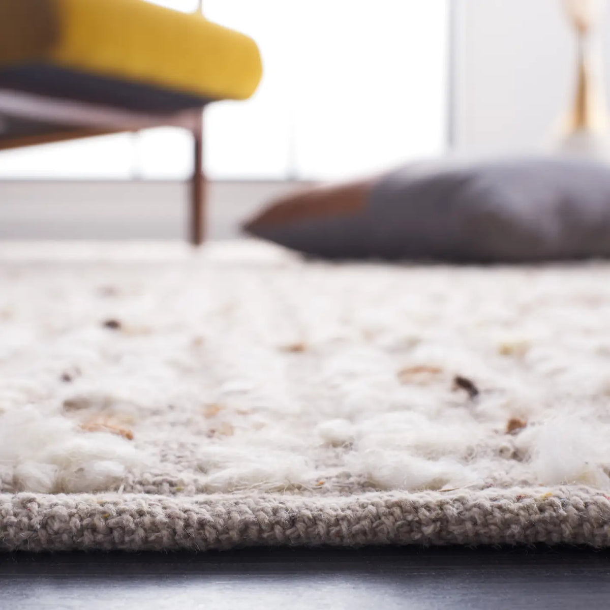Safavieh Natura 4'-0" x 6'-0" Rug in Ivory / Beige
