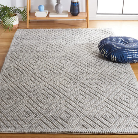 Safavieh Natura 4'-0" x 6'-0" Rug in Grey
