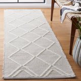 Safavieh Natura 2'-3" x 8'-0" Rug in Grey / Ivory