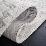 Safavieh Marbella 4'-0" x 6'-0" Rug in Ivory