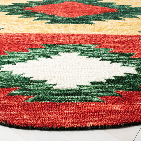 Safavieh Aspen 7'-0" x 7'-0" Rug in Green / Red