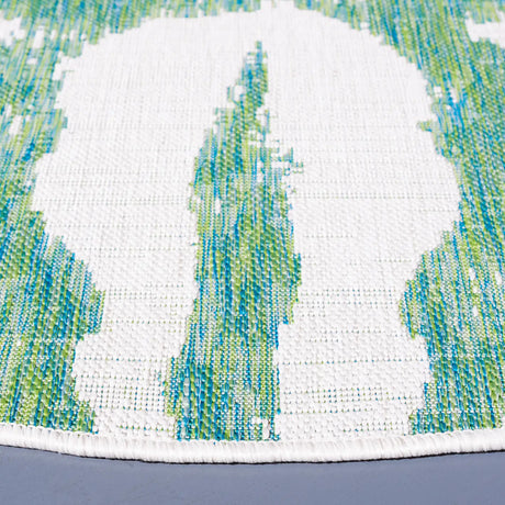 Safavieh Courtyard 6'-7" x 6'-7" Rug in Ivory / Green