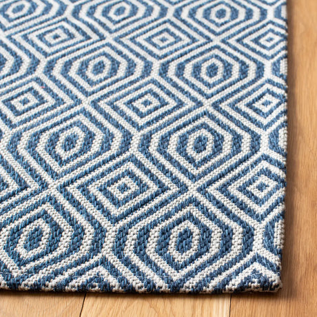 Safavieh Augustine 4'-0" x 6'-0" Rug in Navy / Light Grey