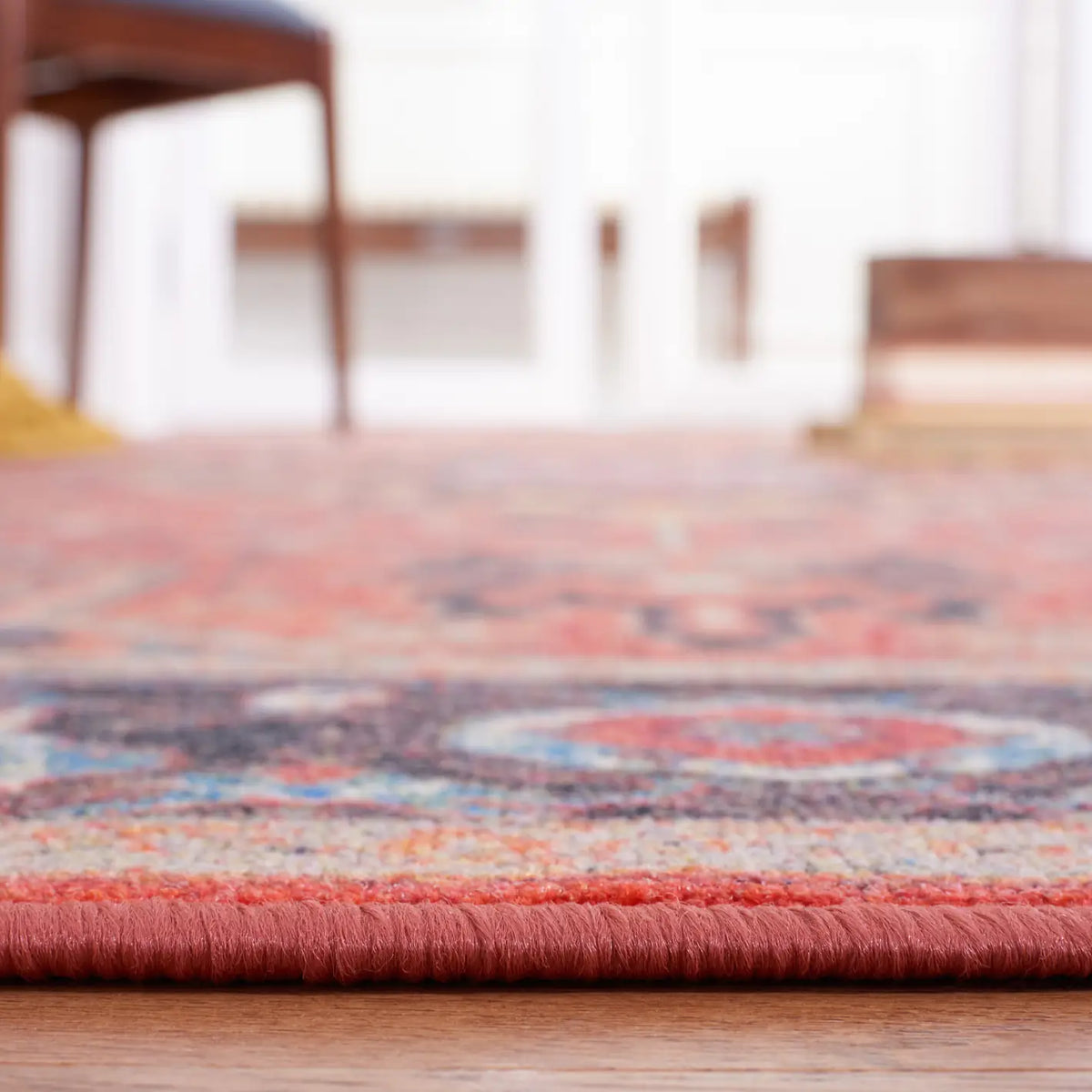 Safavieh Journey 4'-4" x 6'-0" Rug in Red / Blue