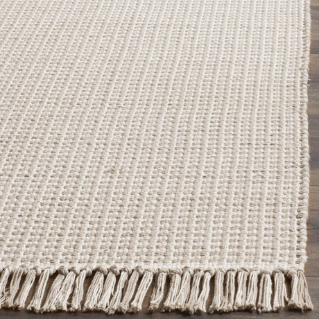 Safavieh Montauk 6'-0" x 9'-0" Rug in Ivory / Grey