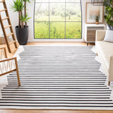 Safavieh Montauk 10'-0" x 14'-0" Rug in Ivory / Black