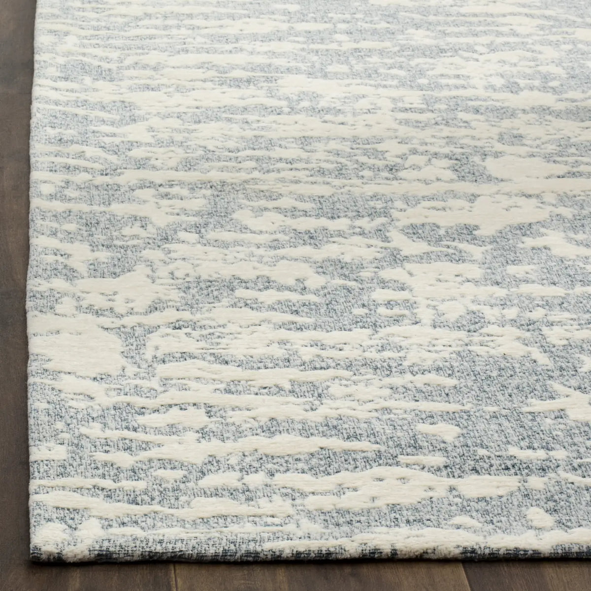 Safavieh Marbella 5'-0" x 8'-0" Rug in Blue / Ivory