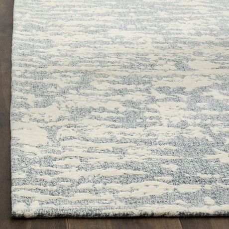 Safavieh Marbella 5'-0" x 8'-0" Rug in Blue / Ivory