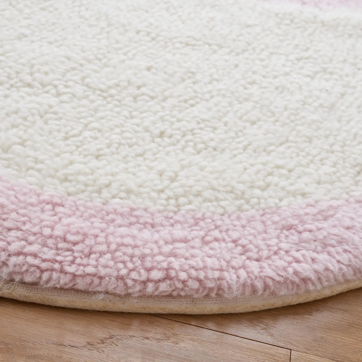 Safavieh Vermont 6'-0" x 6'-0" Rug in Ivory / Light Pink