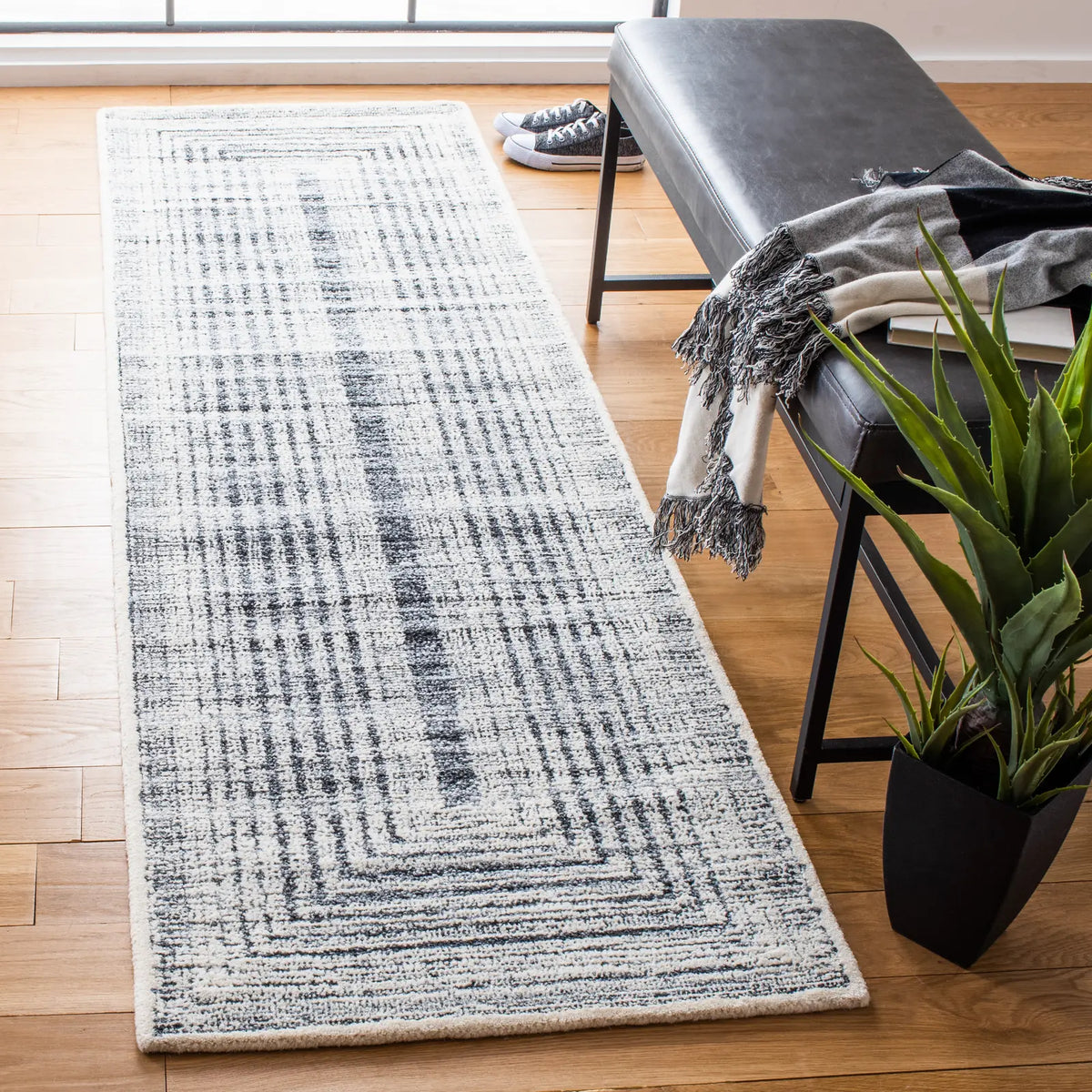 Safavieh Metro 2'-3" x 8'-0" Rug in Dark Grey / Ivory