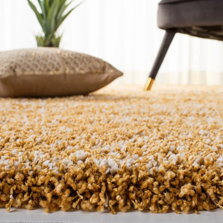 Safavieh Hudson Shag 4'-0" x 6'-0" Rug in Gold / Ivory