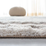 Safavieh Casablanca Shag 5'-0" x 8'-0" Rug in Beige / Navy