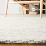 Safavieh Marbella 4'-0" x 6'-0" Rug in Light Grey