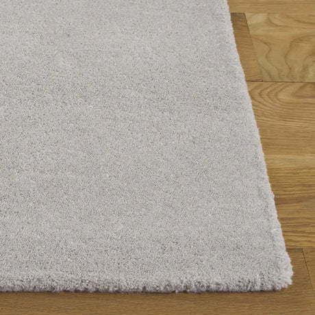 Safavieh Fifth Avenue 4'-0" x 6'-0" Rug in Grey