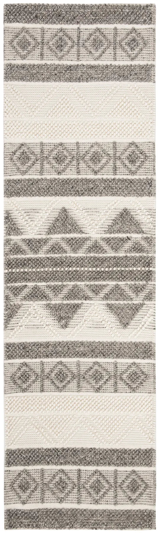 Safavieh Natura 2'-3" x 10'-0" Rug in Ivory / Grey