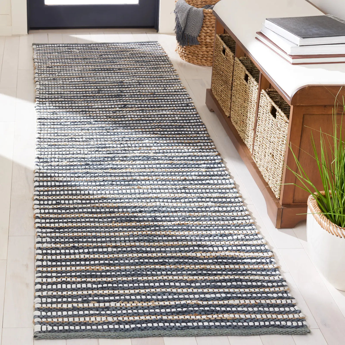 Safavieh Vintage Leather 2'-3" x 9'-0" Rug in Dark Grey / Ivory
