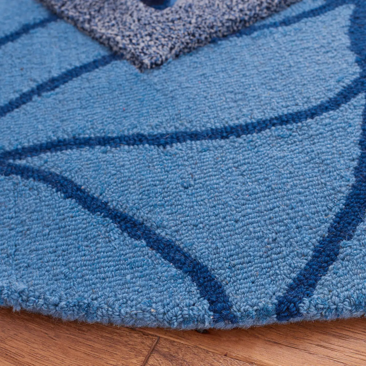 Safavieh Fifth Avenue 5'-0" x 5'-0" Rug in Blue / Ivory