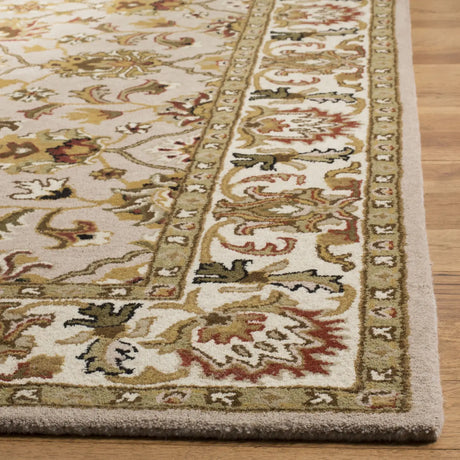 Safavieh Heritage 4'-0" x 6'-0" Rug in Ivory / Light Gold