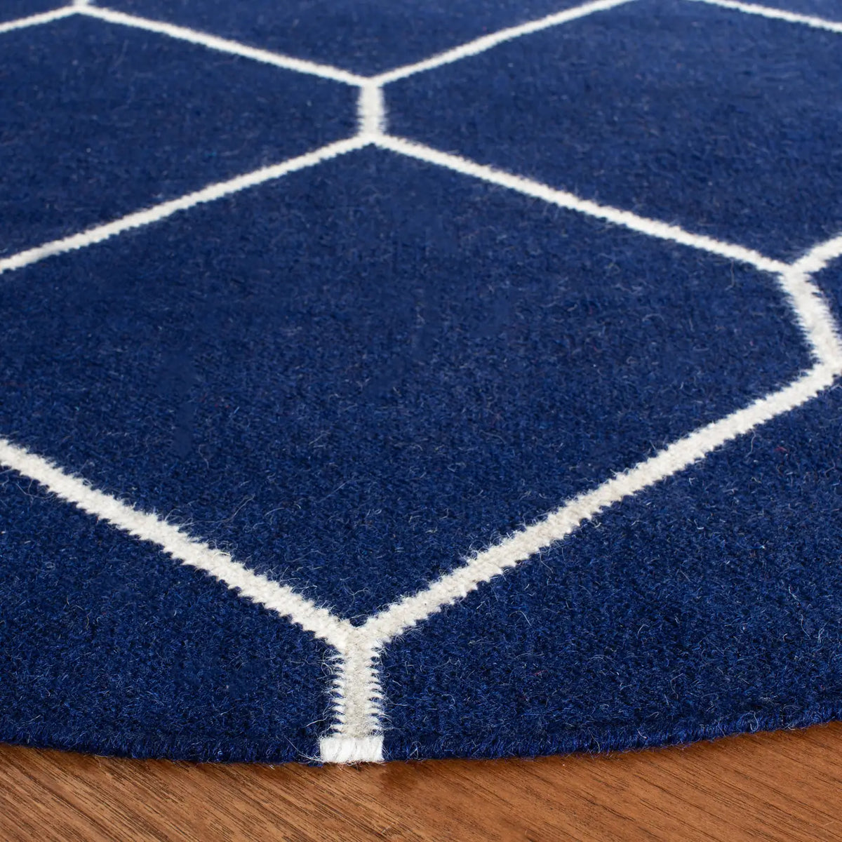 Safavieh Dhurries 6'-0" x 6'-0" Rug in Navy / Ivory