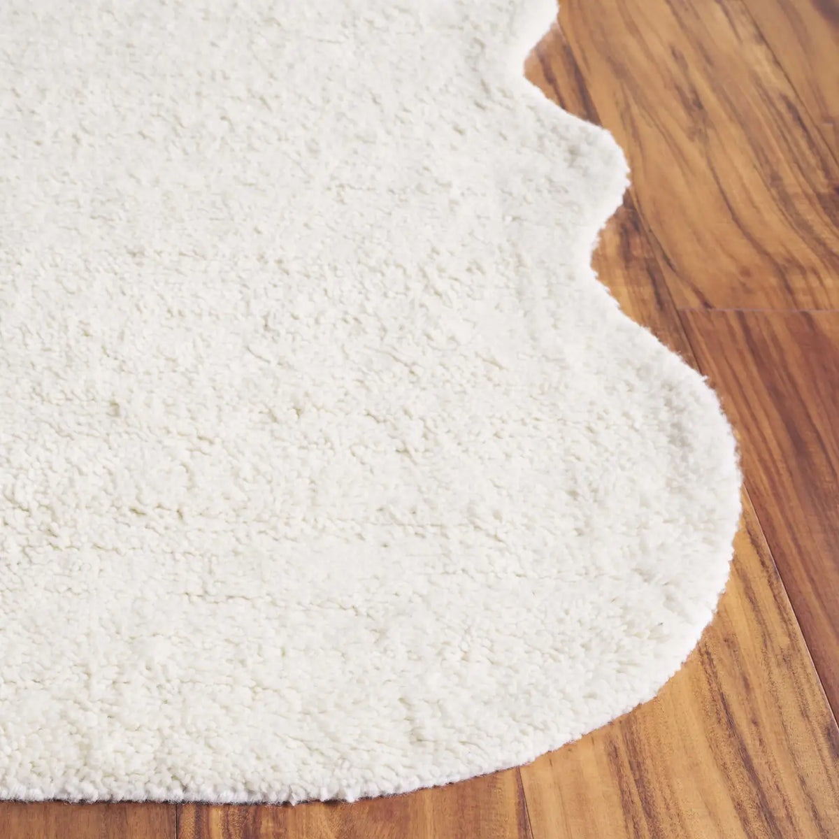 Safavieh Vermont 4'-0" x 6'-0" Rug in Ivory