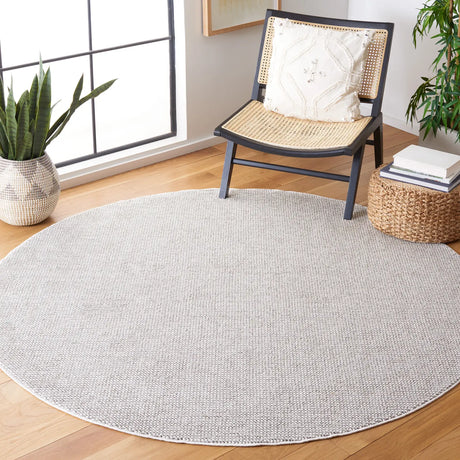 Safavieh Lotus 6'-7" x 6'-7" Rug in Light Grey / Ivory