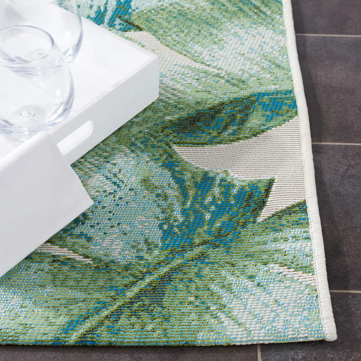 Safavieh Barbados 500 4'-0" x 6'-0" Rug in Green / Teal