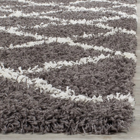 Safavieh Sgd-Dallas Shag 10'-0" x 14'-0" Rug in Dark Grey / Ivory