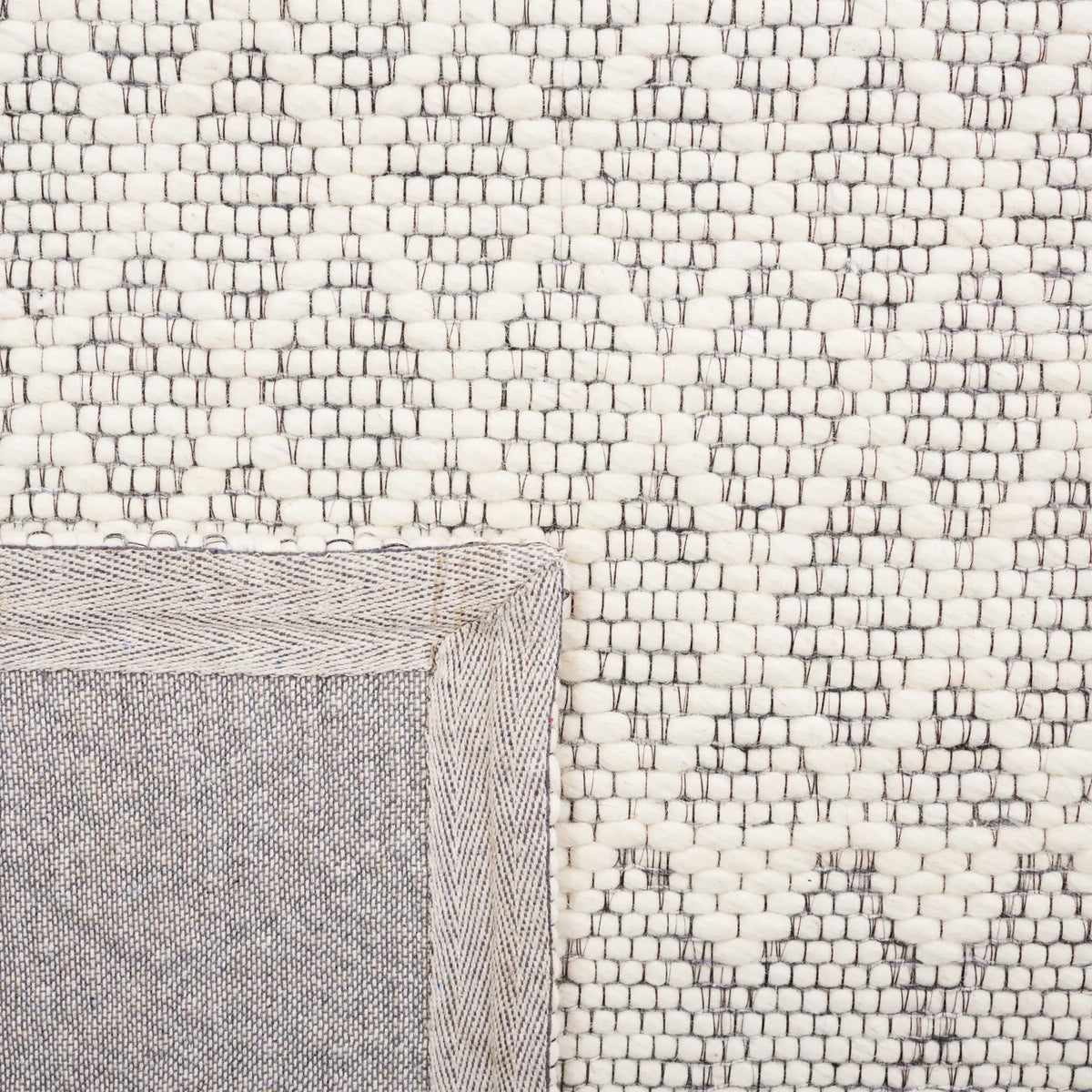 Safavieh Marbella 4'-0" x 6'-0" Rug in Ivory