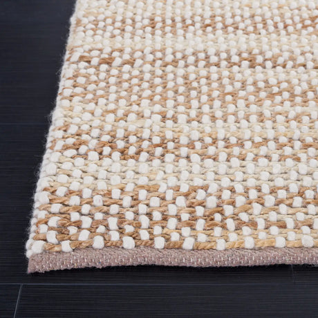 Safavieh Natura 4'-0" x 6'-0" Rug in Natural / Beige