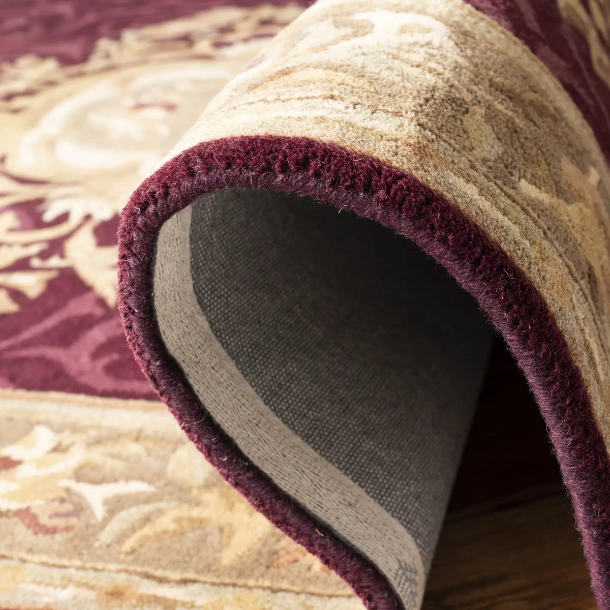 Safavieh Empire 4'-0" x 6'-0" Rug in Dark Red / Dark Beig