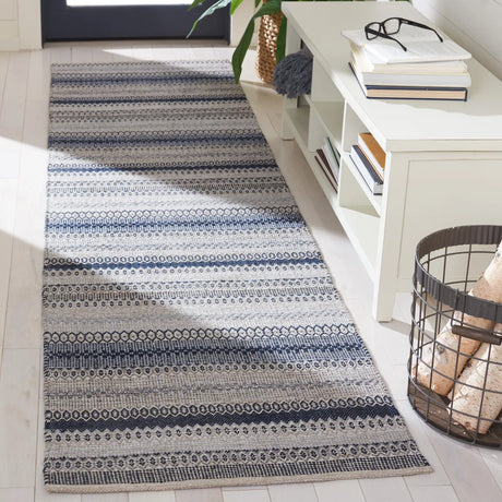 Safavieh Kilim 2'-3" x 9'-0" Rug in Grey / Black