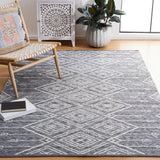 Safavieh Kilim 4'-0" x 6'-0" Rug in Grey / Ivory