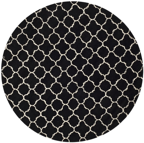 Safavieh Chatham 7'-0" x 7'-0" Rug in Black / Ivory