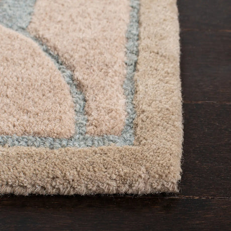 Safavieh Blossom 5'-0" x 8'-0" Rug in Beige / Multi