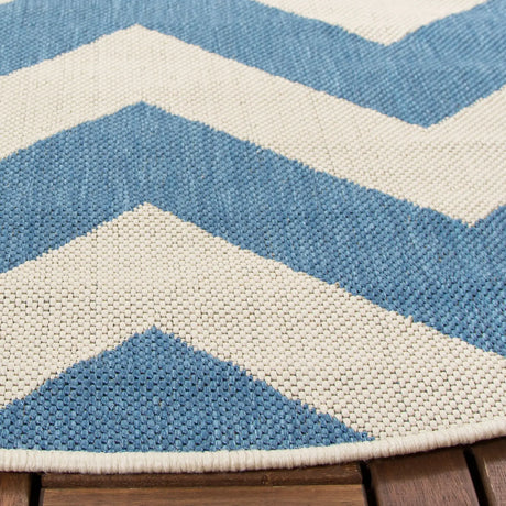 Safavieh Courtyard 5'-3" x 5'-3" Rug in Blue / Beige