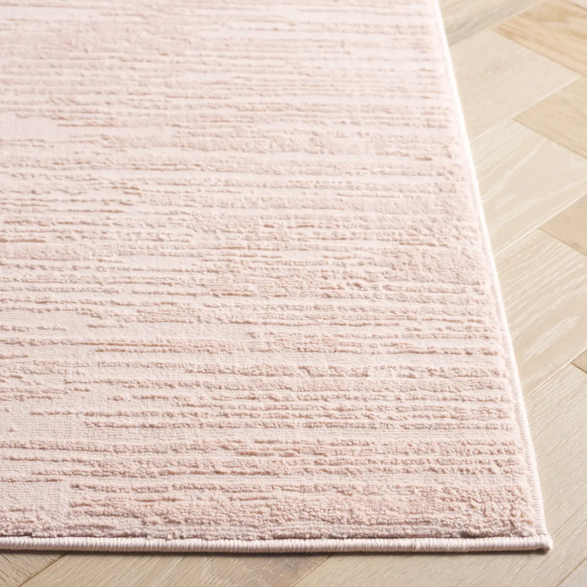 Safavieh Revive 4'-0" x 6'-0" Rug in Pink
